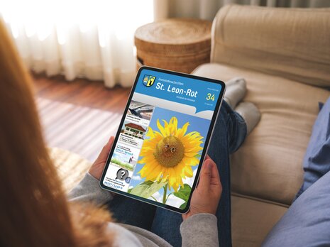 Digitales Titelblatt eines Amtsblatt E-Papers auf einem Tablet.